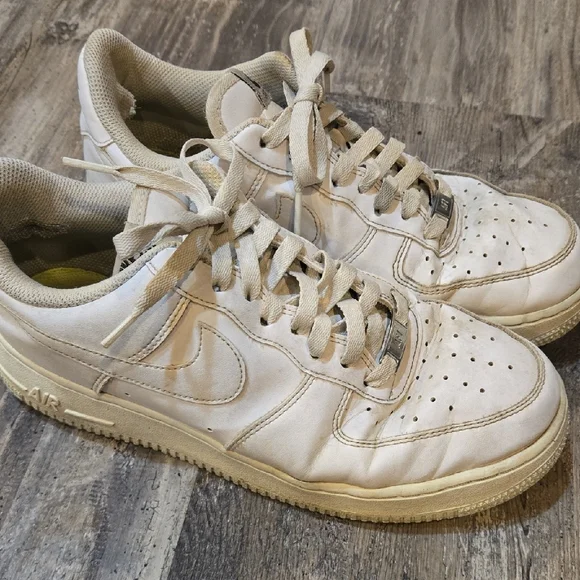 Nike Air Force 1 Men's Cream Sneakers - Picture 3 of 6